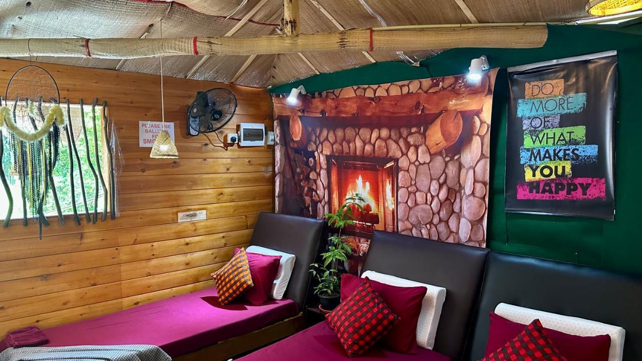 A Lounge Hostel And Cafe Ella Eksteriør bilde
